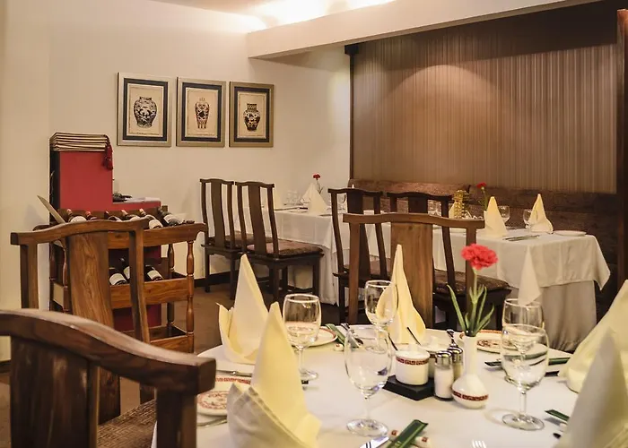 Hotel De L' Annapurna 5*